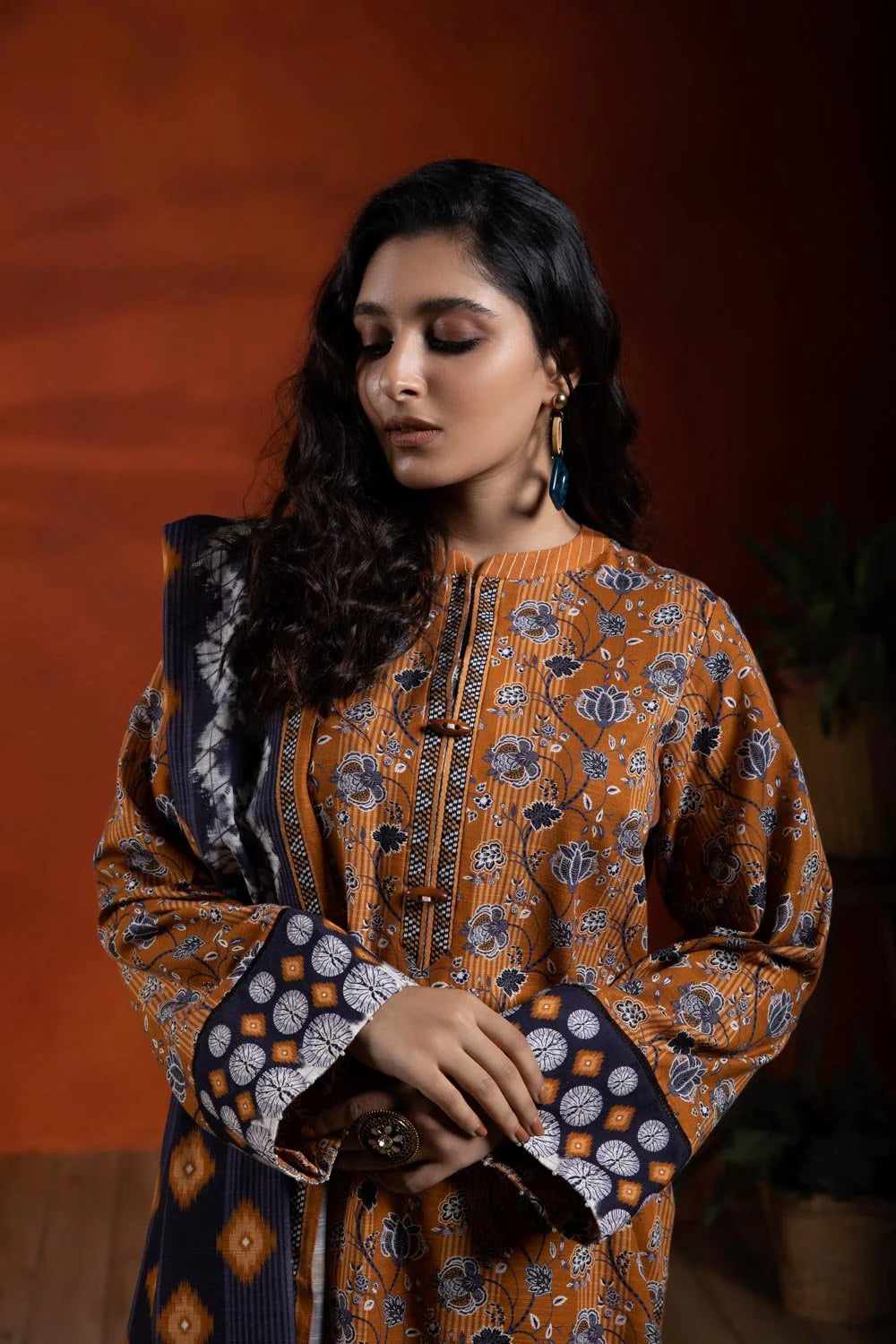 SAPPHIRE | UNSTITCHED 3 PIECE PRINTED KHADDAR SUIT