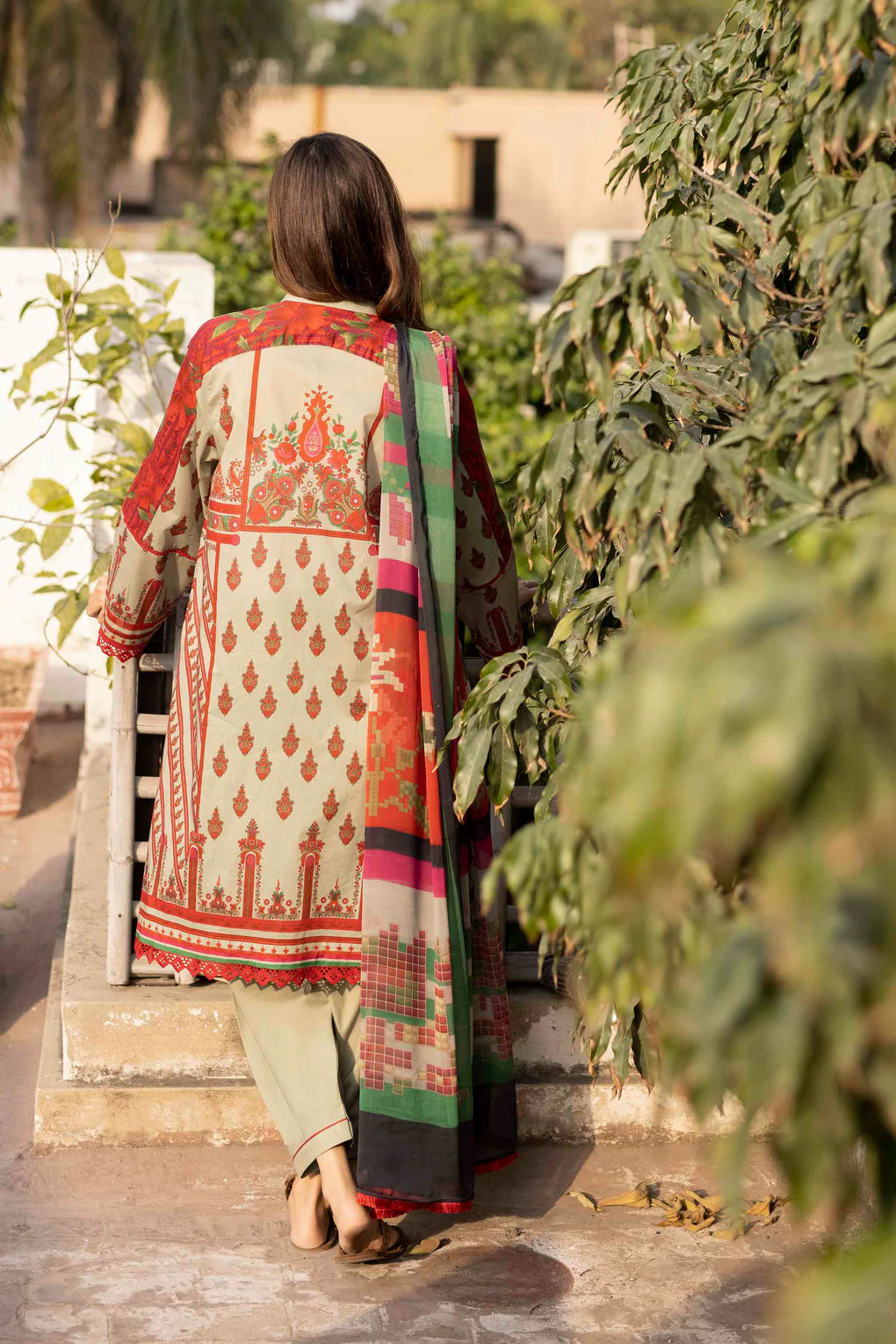 SAPPHIRE | UNSTITCHED 3 PIECE DIGITAL PRINTED KHADDAR SUIT
