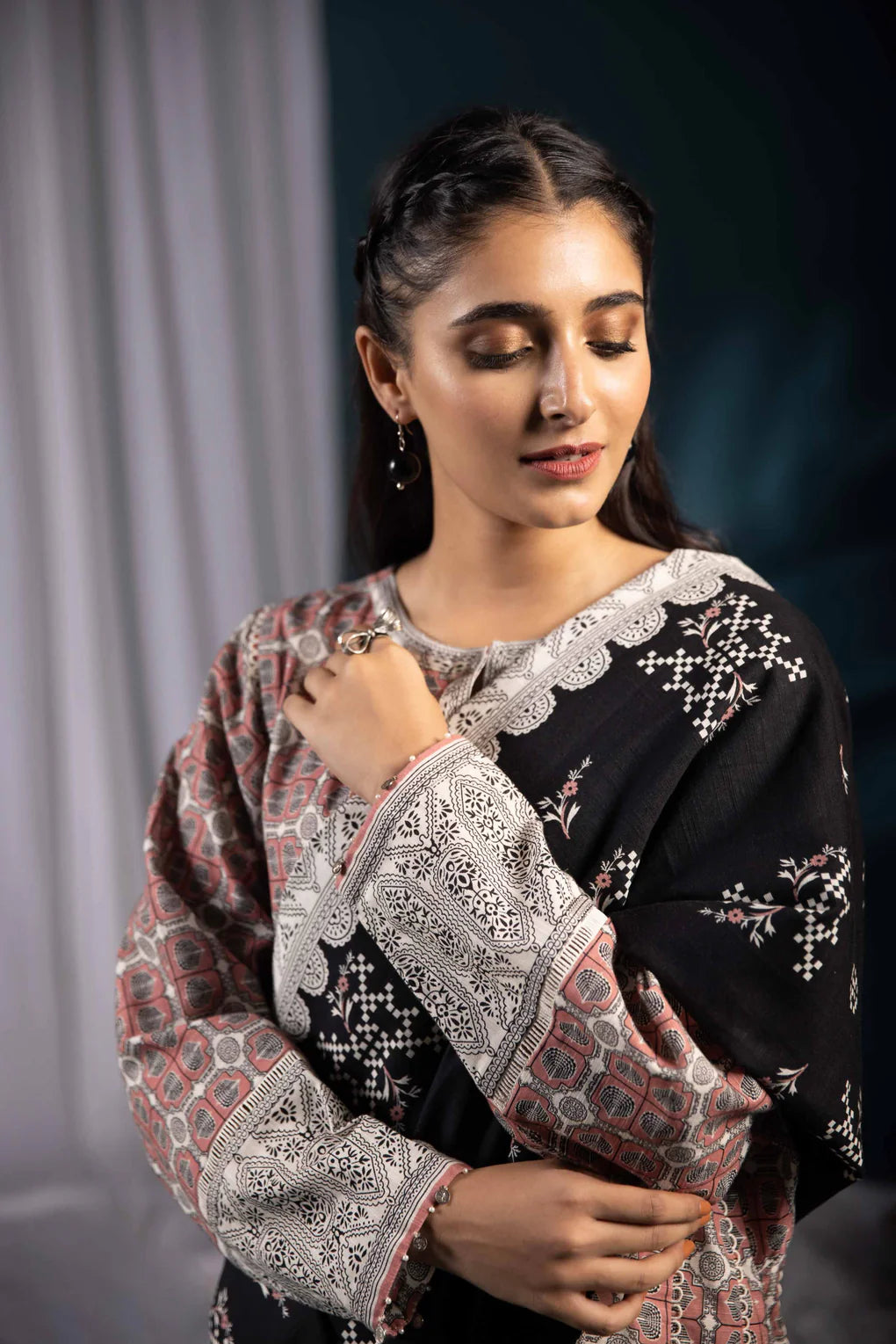SAPPHIRE | UNSTITCHED 3 PIECE PRINTED KHADDAR SUIT