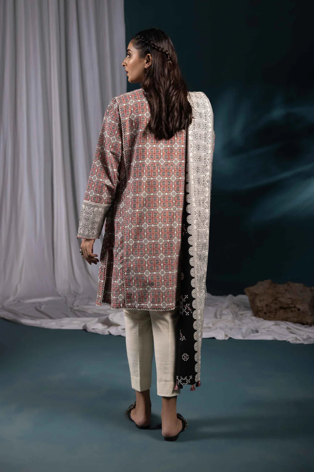 SAPPHIRE | UNSTITCHED 3 PIECE PRINTED KHADDAR SUIT