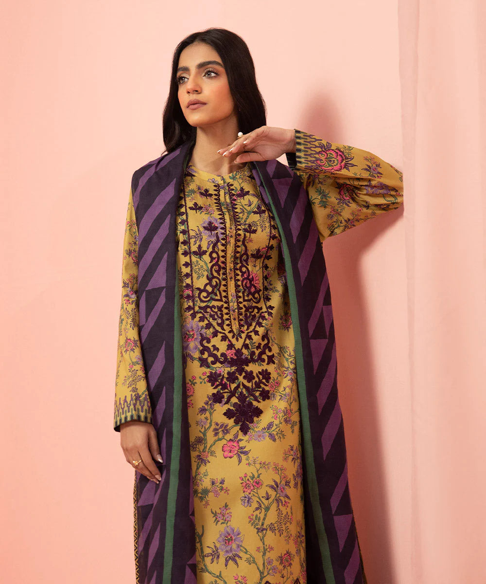 Sapphire | Unstitched 3Pc Embroidered Lawn Suit | 3PE-DY23V2-4R