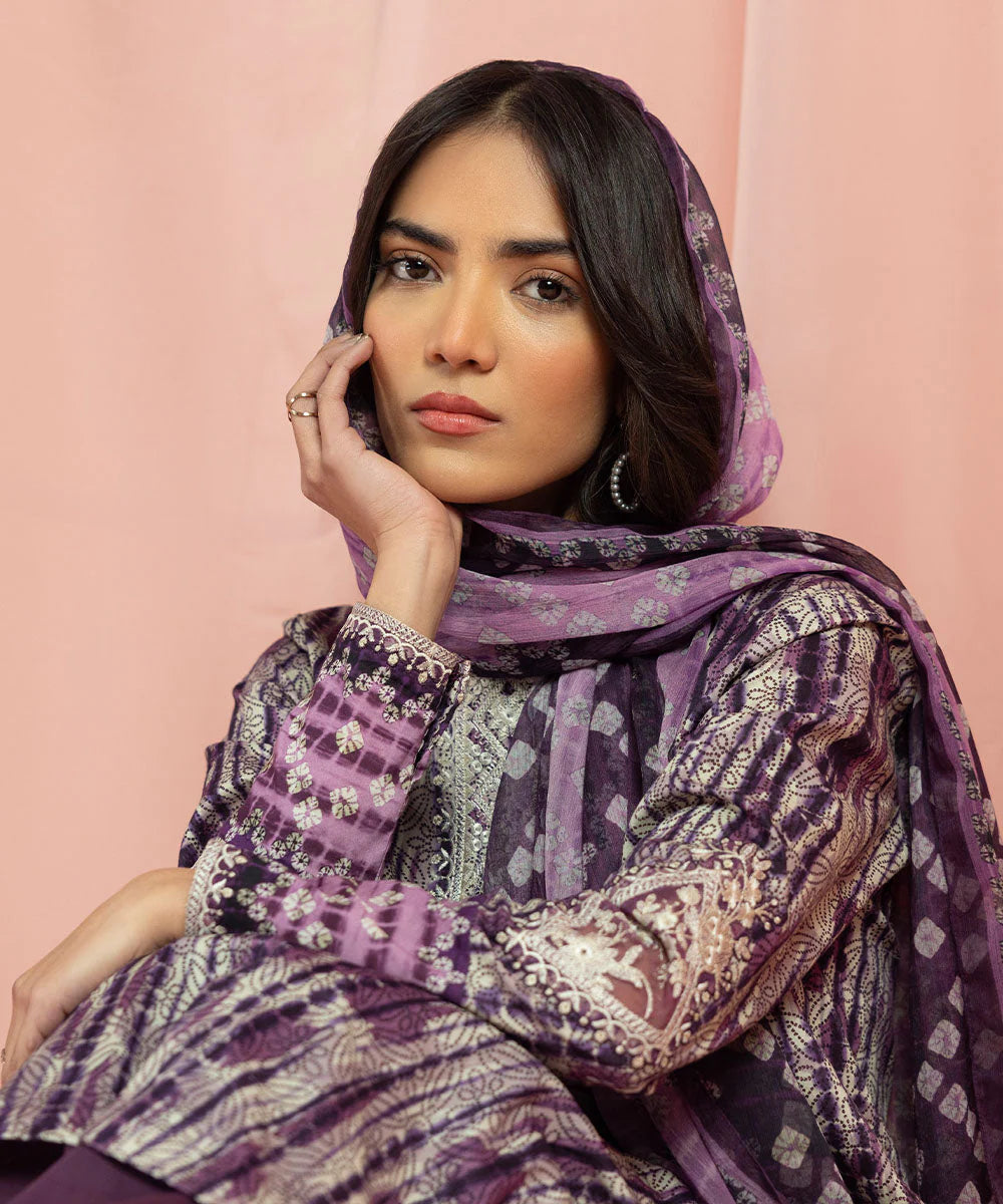 Sapphire | Unstitched 3Pc Embroidered Lawn Suit | 3PE-DY23V2-8R