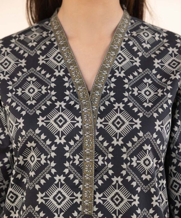 SAPPHIRE | UNSTITCHED 2 PIECE PRINTED LAWN SUIT