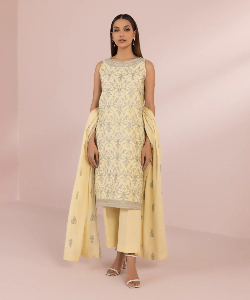 SAPPHIRE | UNSTITCHED 3 PIECE EMBROIDERED LAWN SUIT