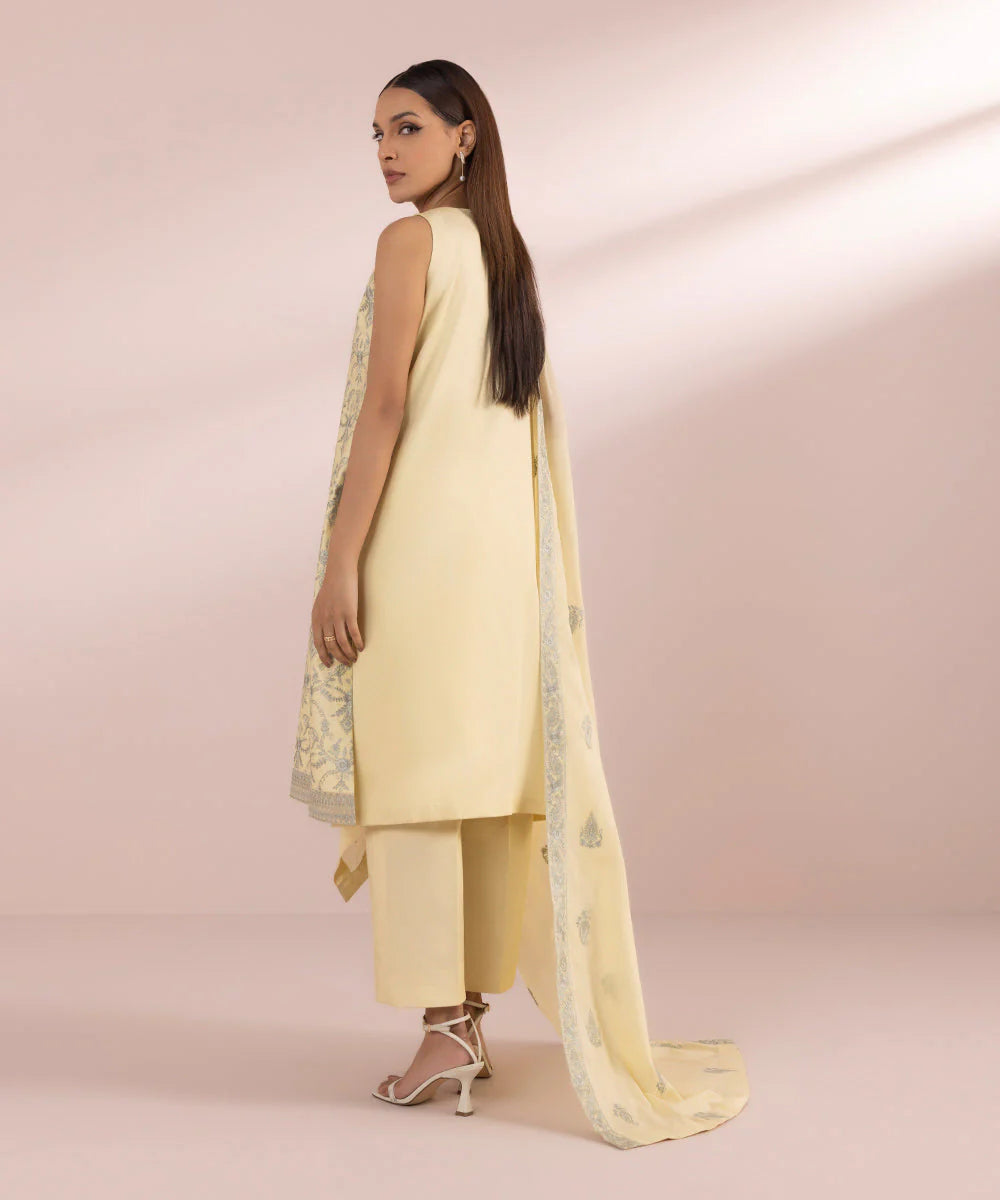 SAPPHIRE | UNSTITCHED 3 PIECE EMBROIDERED LAWN SUIT