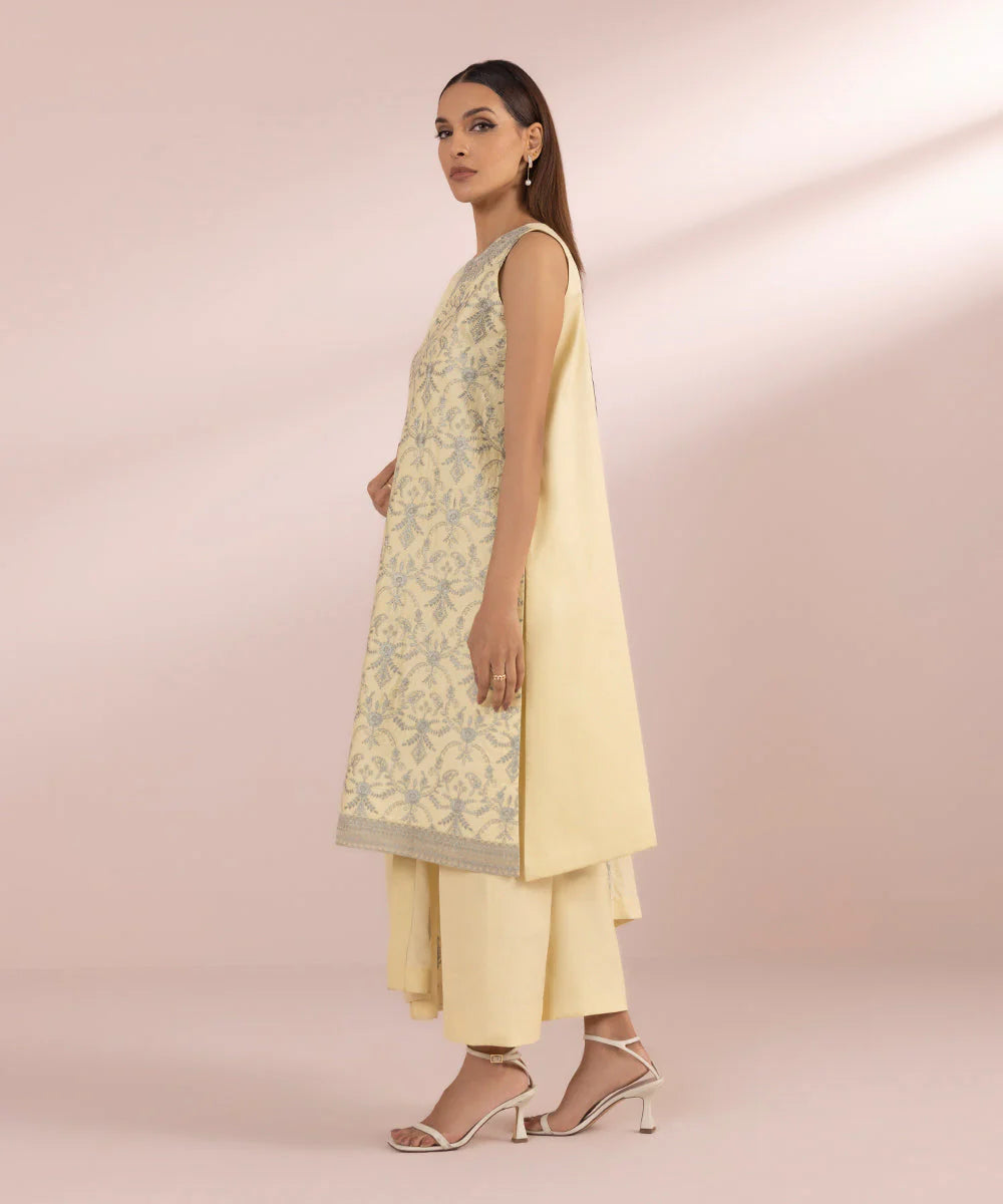 SAPPHIRE | UNSTITCHED 3 PIECE EMBROIDERED LAWN SUIT