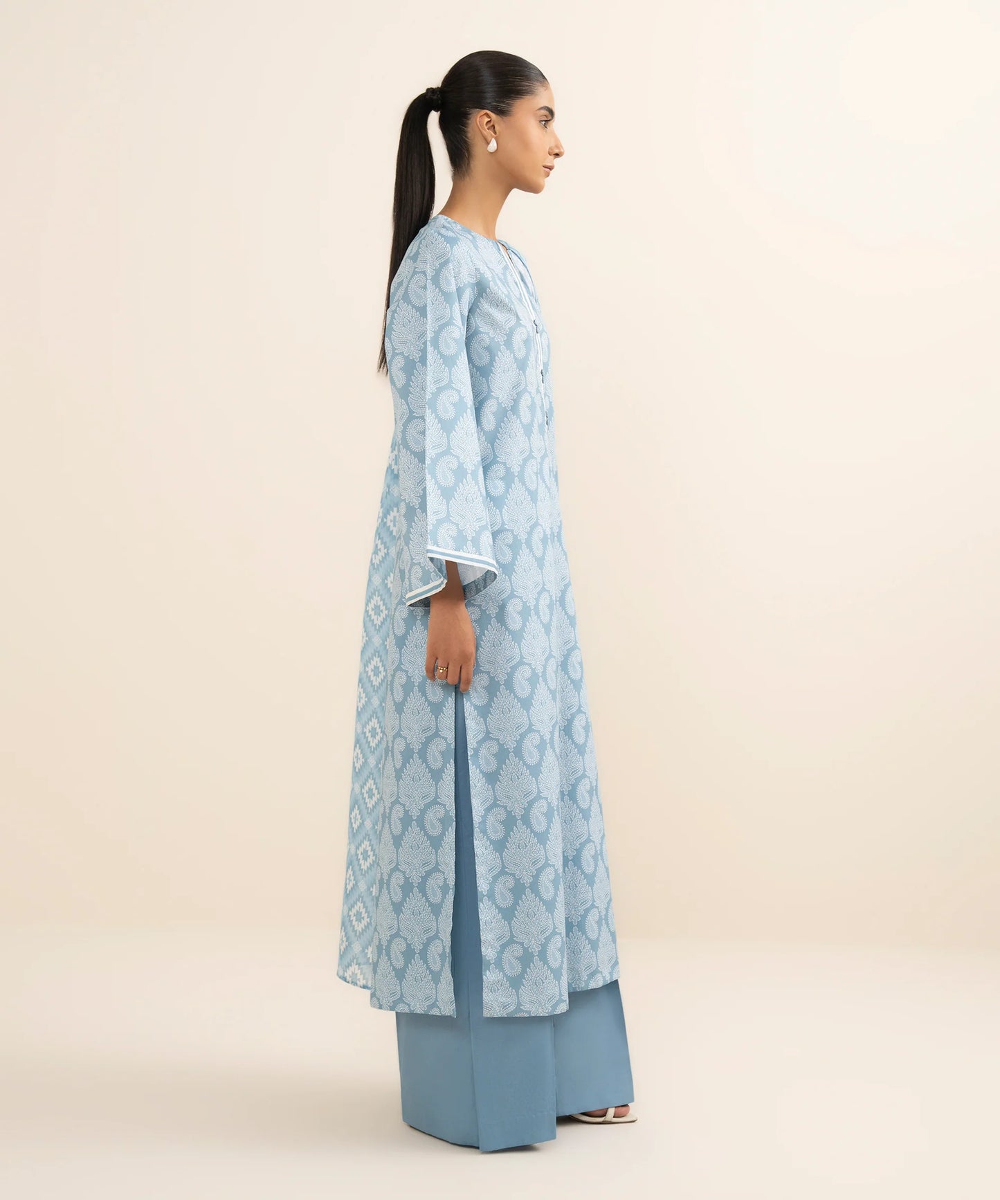 SAPPHIRE | UNSTITCHED 3 PIECE PRINTED LAWN SUIT