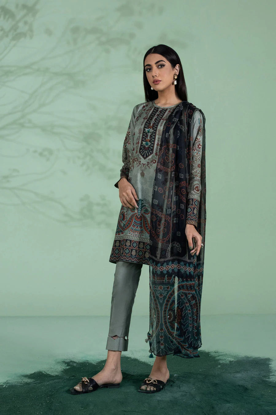 SAPPHIRE | UNSTITCHED 3 PIECE PRINTED LAWN SUIT