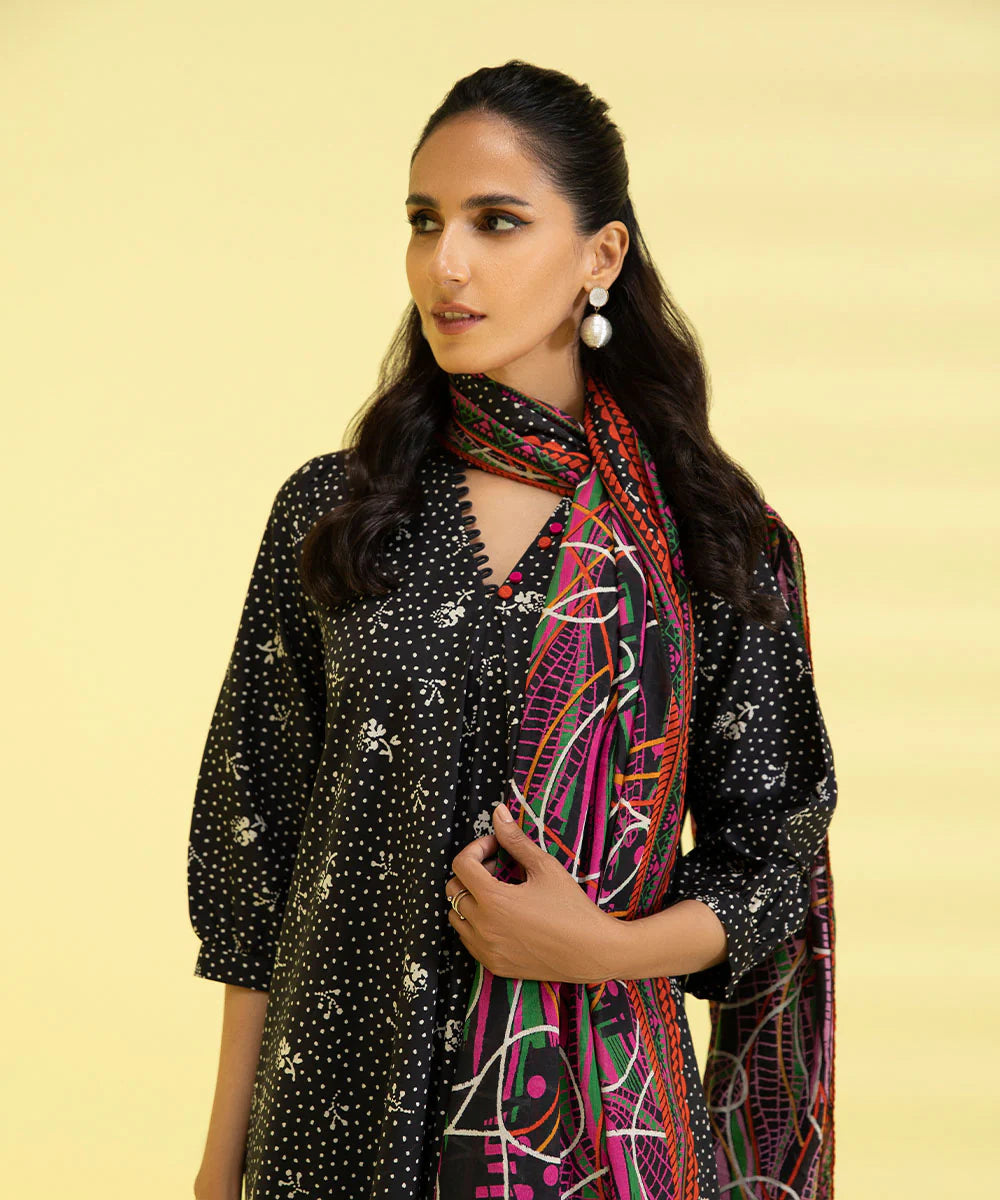 Sapphire | Unstitched 3Pc Digital Printed Lawn Suit | 3P-DY23ZV2-18-R
