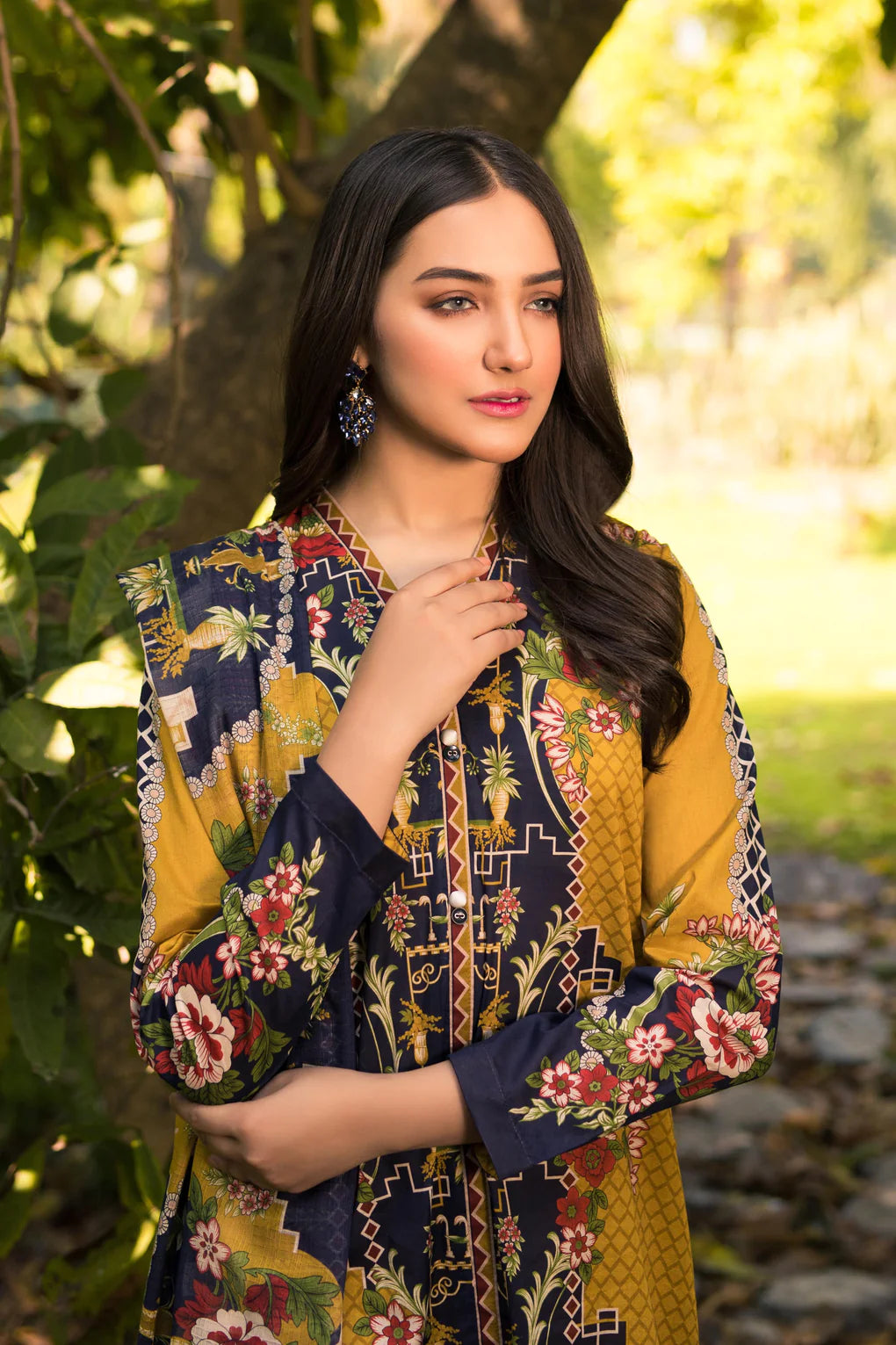 Sapphire | Unstitched 3Pc Printed Khaddar Suit | U3P-WS23R9-20