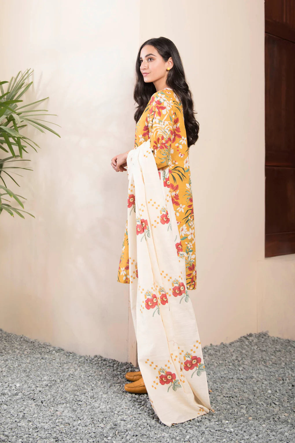 Sapphire | Unstitched 3Pc Printed Khaddar Suit | U3P-WS23R9-28