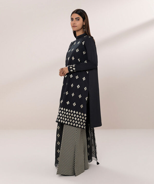 SAPPHIRE | UNSTITCHED 3 PIECE EMBROIDERED LAWN SUIT