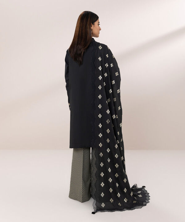 SAPPHIRE | UNSTITCHED 3 PIECE EMBROIDERED LAWN SUIT