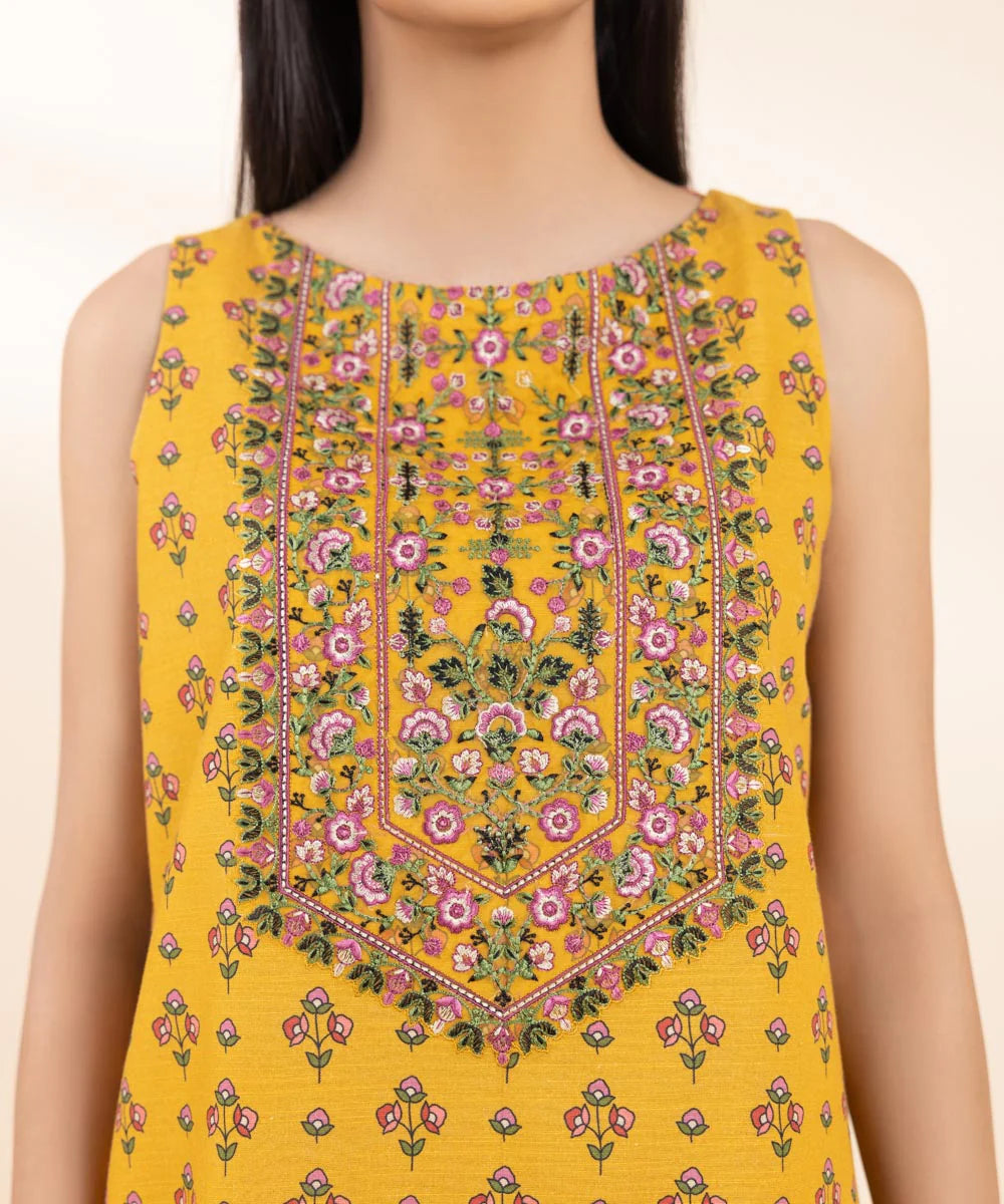 SAPPHIRE | UNSTITCHED 2 PIECE EMBROIDERED LIGHT KHADDAR SUIT