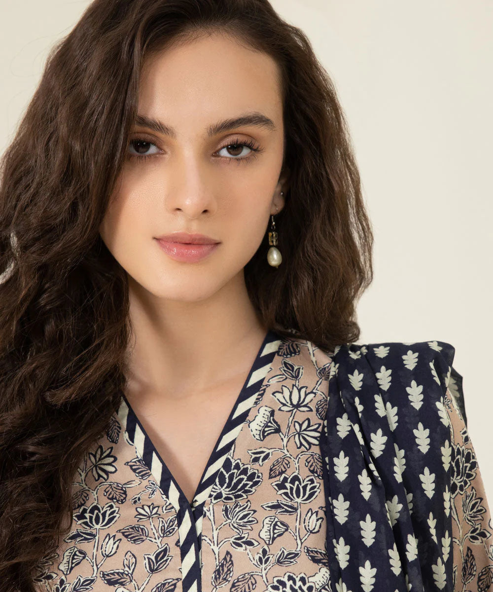 Sapphire | Unstitched 3Pc Printed Lawn Suit | U3P-DY23V4-35-R