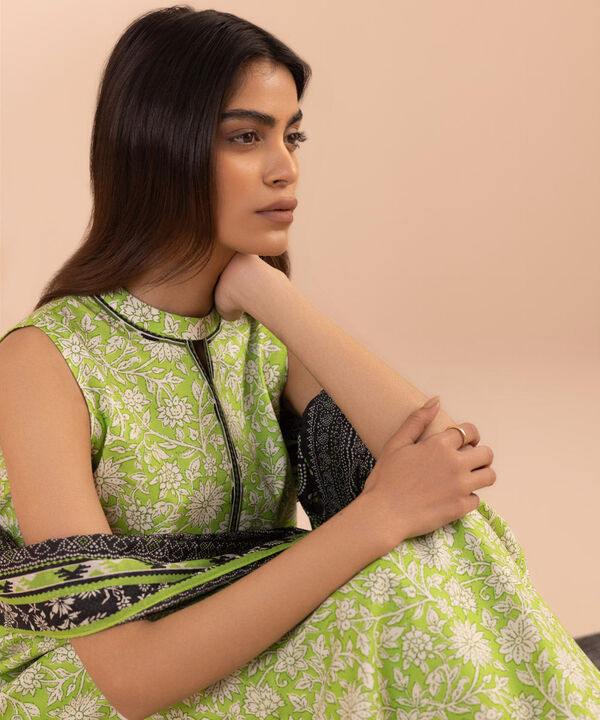 SAPPHIRE | UNSTITCHED 3 PIECE PRINTED LAWN SUIT