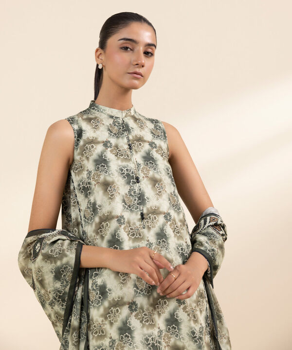 SAPPHIRE | UNSTITCHED 3 PIECE PRINTED LAWN SUIT