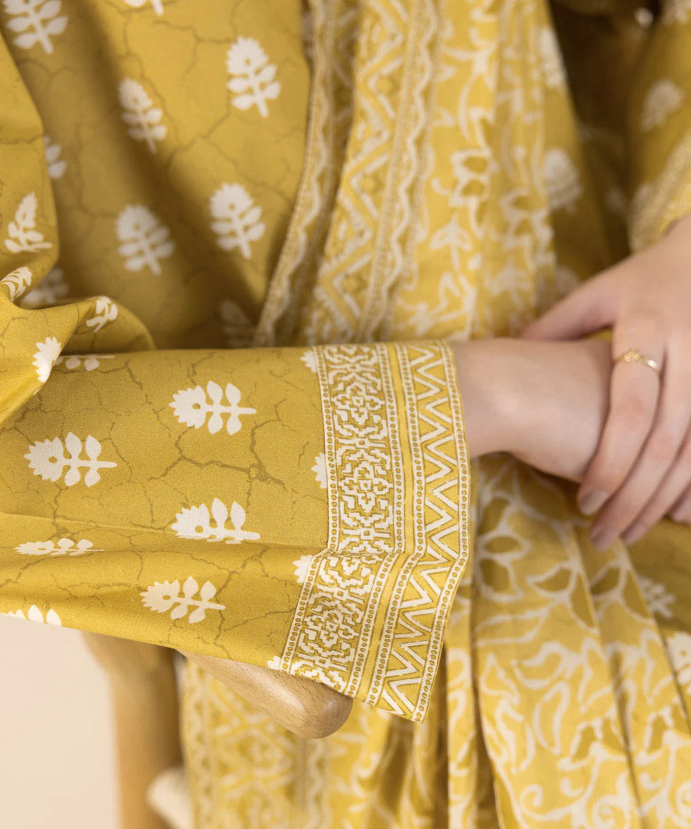 SAPPHIRE | UNSTITCHED 2 PIECE PRINTED LAWN SUIT