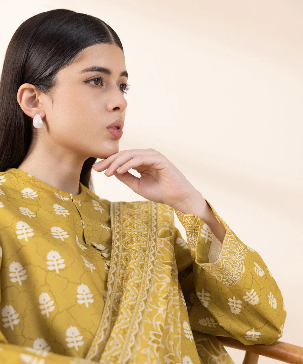 SAPPHIRE | UNSTITCHED 2 PIECE PRINTED LAWN SUIT