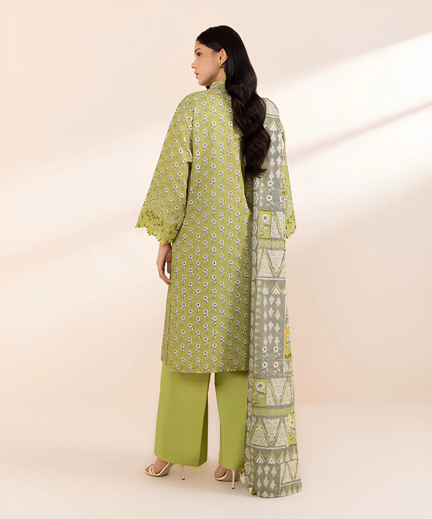SAPPHIRE | UNSTITCHED 3 PIECE EMBROIDERED CAMBRIC SUIT
