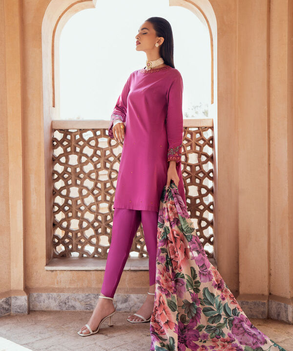 SAPPHIRE | UNSTITCHED 3 PIECE EMBROIDERED LAWN SUIT
