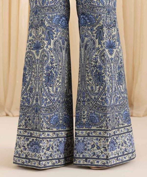 SAPPHIRE | UNSTITCHED 3 PIECE EMBROIDERED LAWN SUIT