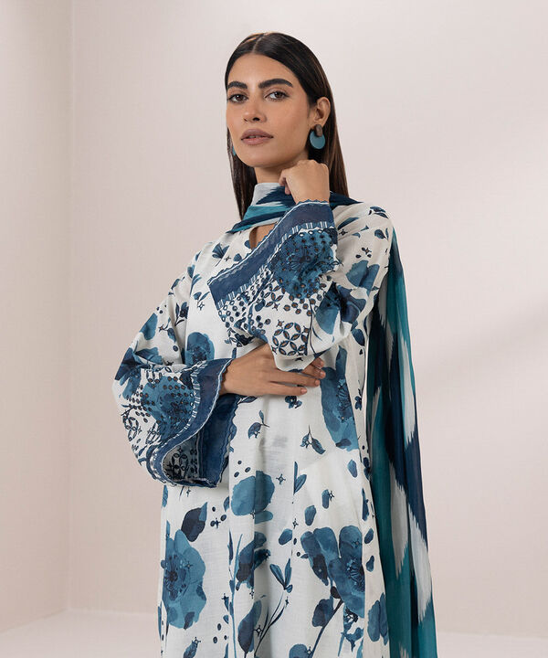 SAPPHIRE | UNSTITCHED 3 PIECE EMBROIDERED LAWN SUIT