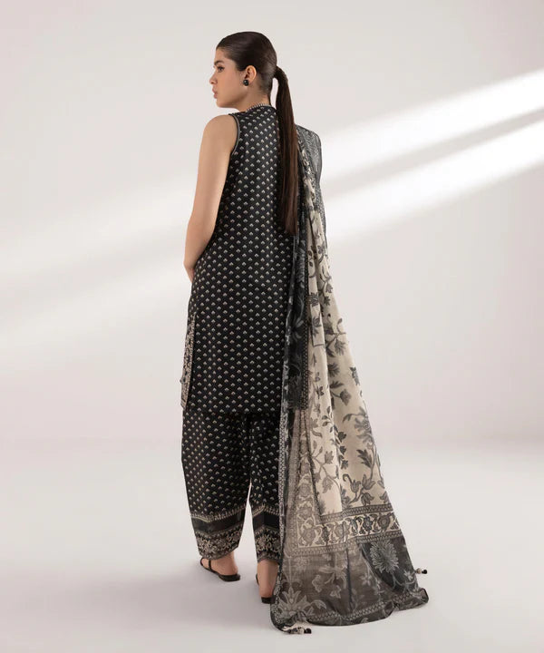 SAPPHIRE | UNSTITCHED 3 PIECE EMBROIDERED LAWN SUIT