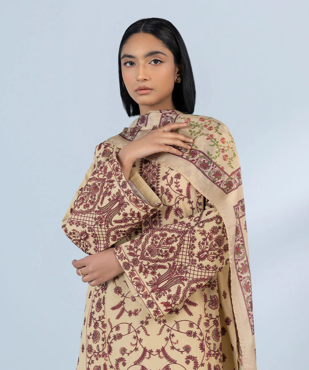 SAPPHIRE | UNSTITCHED 3 PIECE EMBROIDERED LAWN SUIT