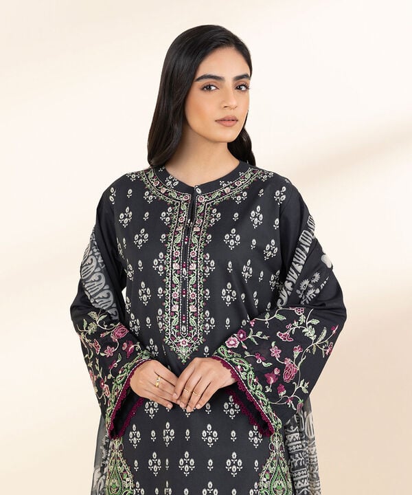 SAPPHIRE | UNSTITCHED 3 PIECE EMBROIDERED LAWN SUIT