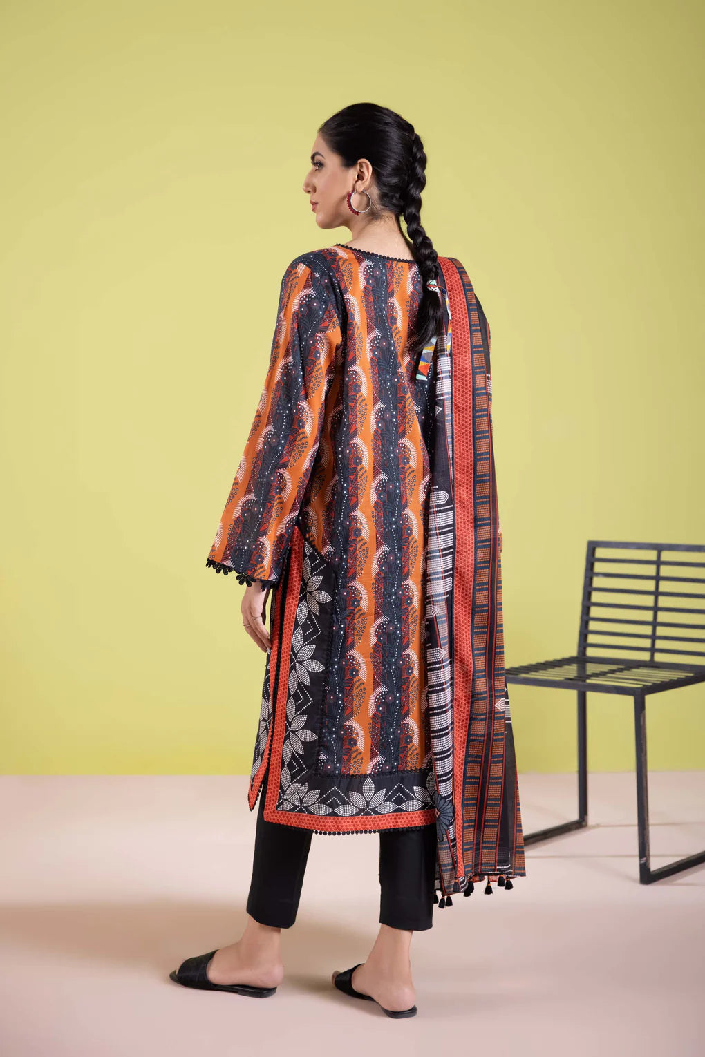Sapphire | Unstitched 3Pc Printed Khaddar Suit | U3P-WS23R9-36