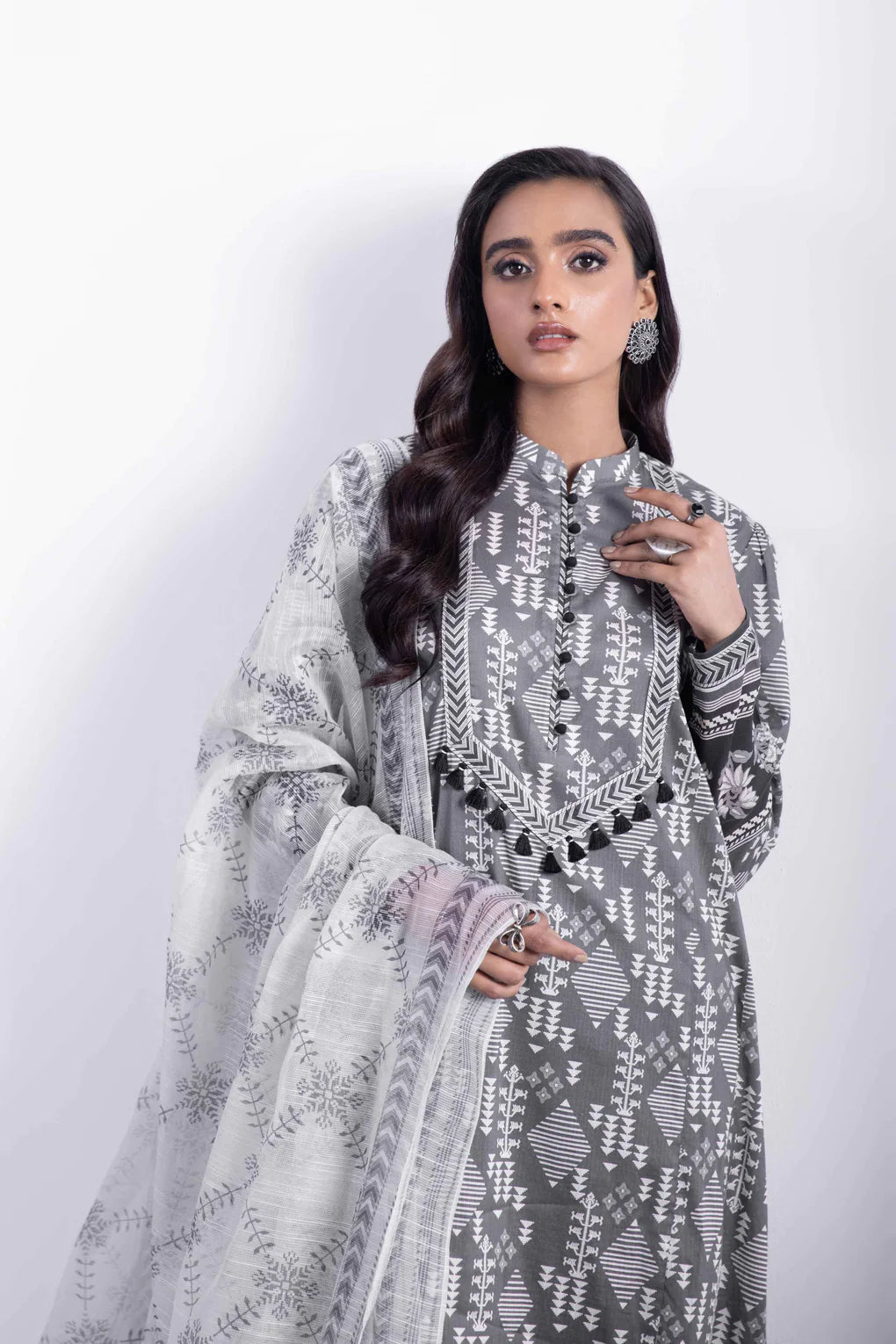 Sapphire | Unstitched 3Pc Printed Khaddar Suit | U3P-WS23R9-38