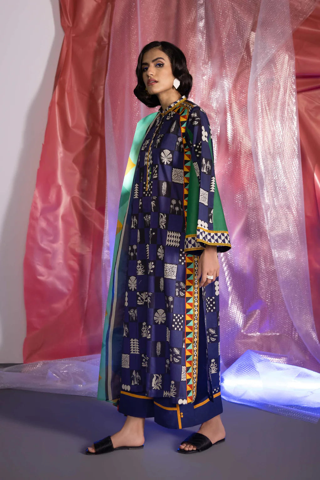 Sapphire | Unstitched 3Pc Printed Khaddar Suit | U3P-WS23R9-35