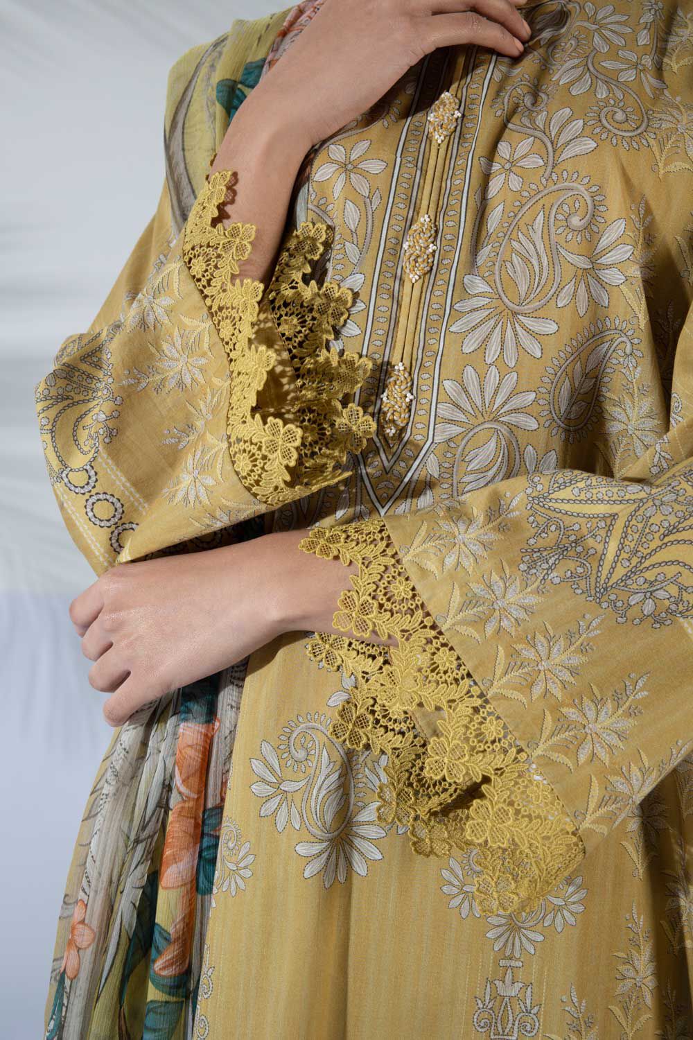 SAPPHIRE | UNSTITCHED 3 PIECE PRINTED LAWN SUIT
