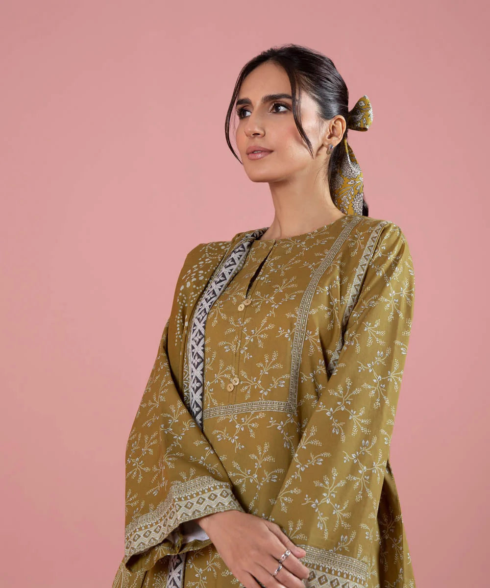Sapphire | Unstitched 3Pc Printed Lawn Suit | 3P-DY23ZV0-14-R2