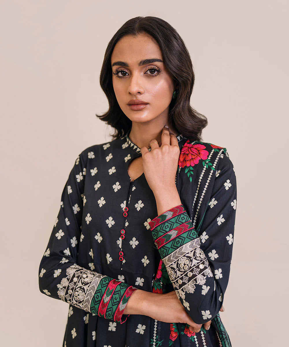 SAPPHIRE | UNSTITCHED 3 PIECE EMBROIDERED LAWN SUIT