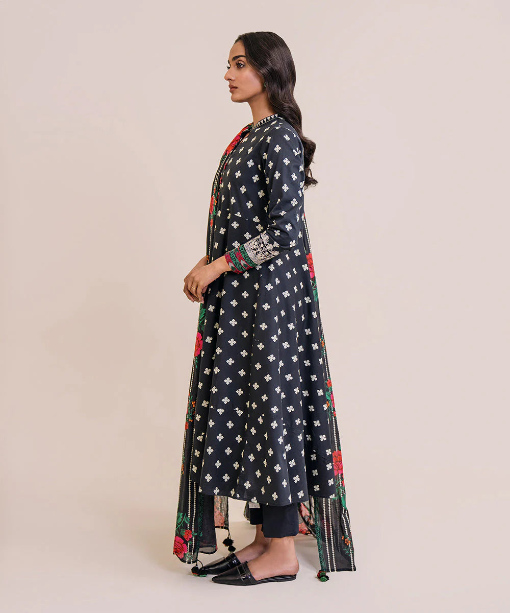SAPPHIRE | UNSTITCHED 3 PIECE EMBROIDERED LAWN SUIT