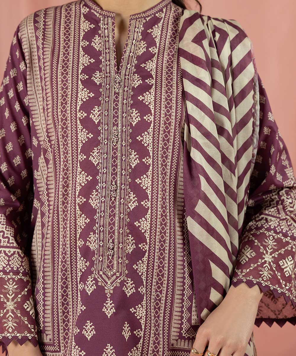 Sapphire | Unstitched 3Pc Embroidered Lawn Suit | 3PE-DY23V2-1R
