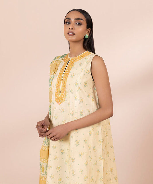 SAPPHIRE | UNSTITCHED 3 PIECE EMBROIDERED LAWN SUIT