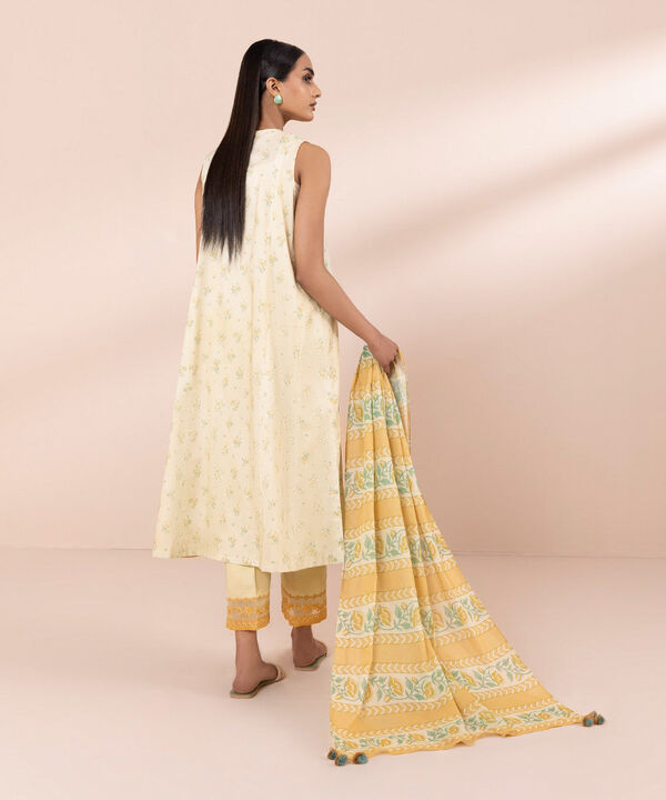 SAPPHIRE | UNSTITCHED 3 PIECE EMBROIDERED LAWN SUIT