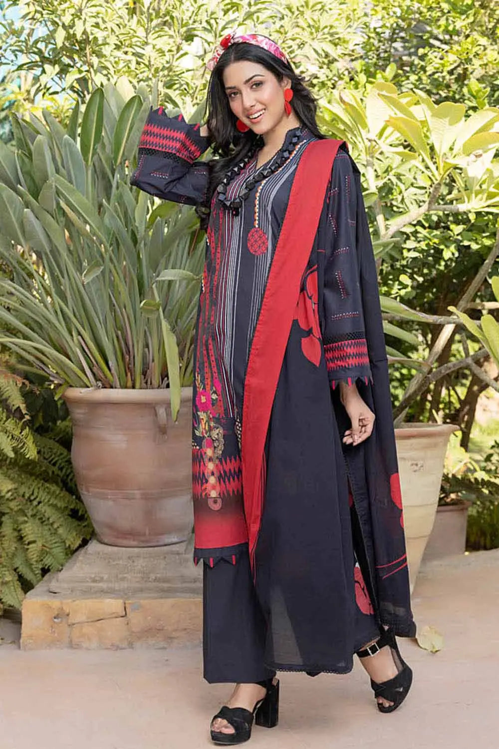 Gul Ahmed | 3PC Lawn Unstitched Digital Printed Suit