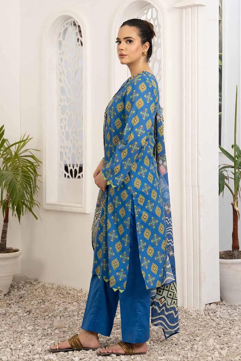 Gul Ahmed | 3PC Printed Lawn Unstitched Suit