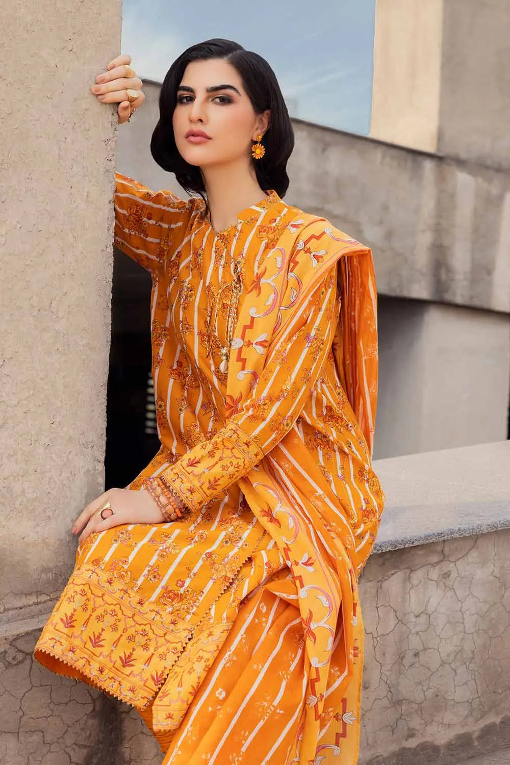 Gul Ahmed | 3PC Cambric Printed Unstitched Suit with Denting Lawn Dupatta