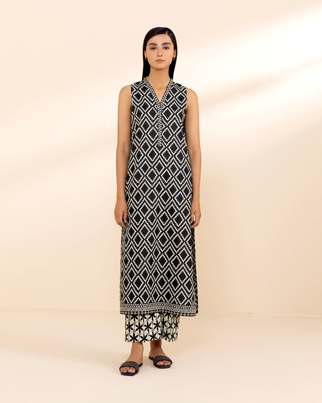SAPPHIRE | UNSTITCHED 2 PIECE PRINTED LAWN SUIT