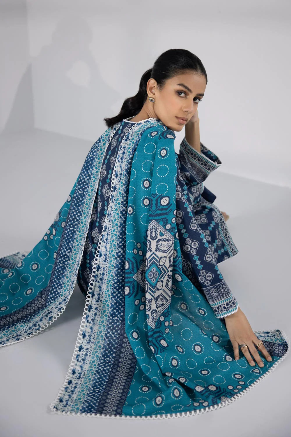Sapphire | Unstitched 3Pc Printed Khaddar Suit | U3-DAYZ23V1-60