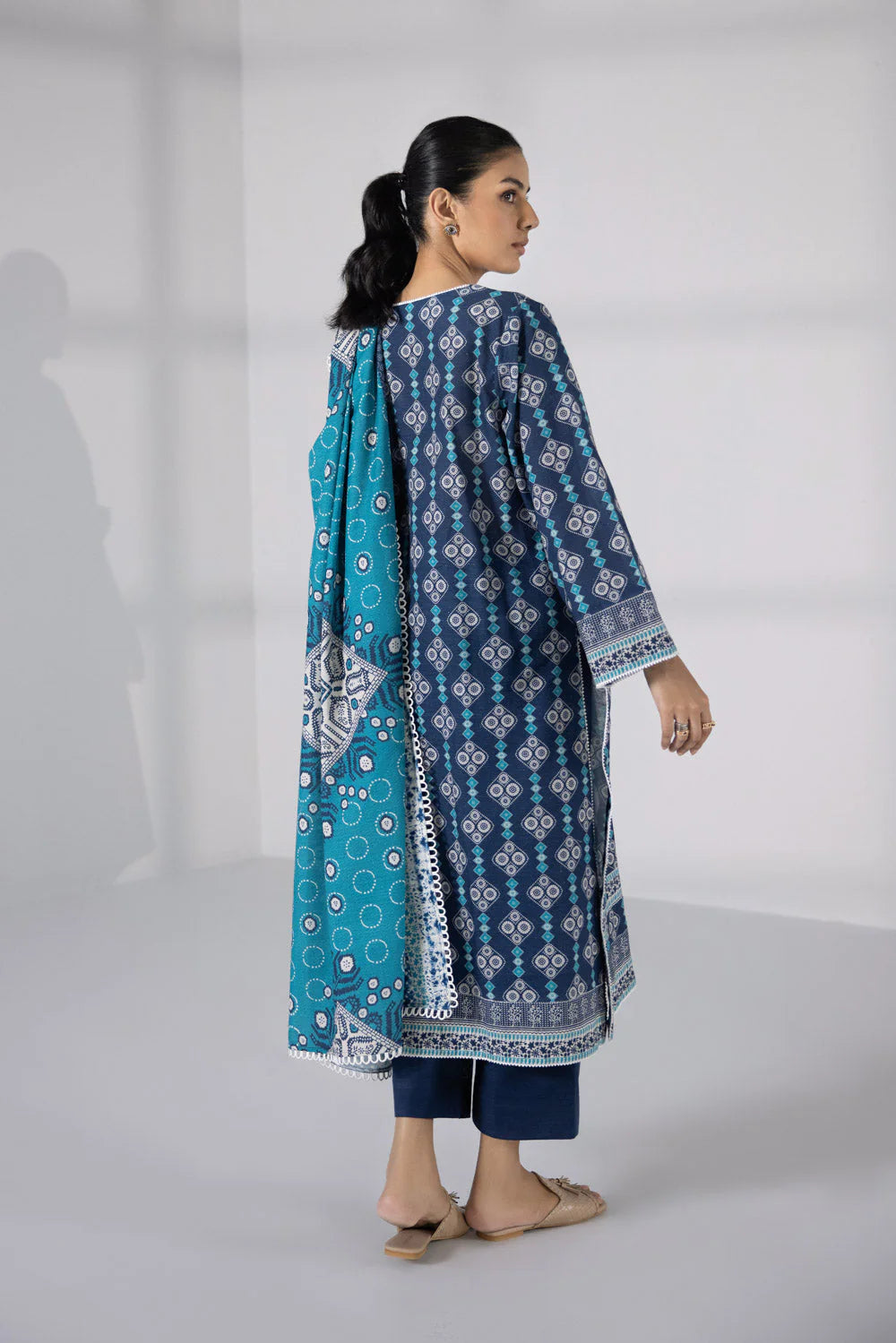 Sapphire | Unstitched 3Pc Printed Khaddar Suit | U3-DAYZ23V1-60