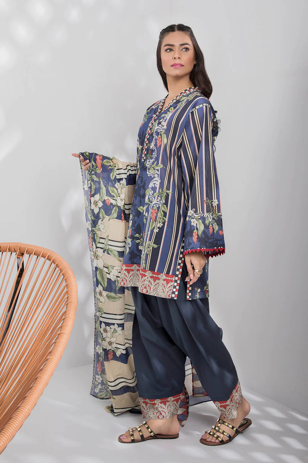 Sapphire | Unstitched 3Pc Printed Khaddar Suit | U3P-WS23R9-17