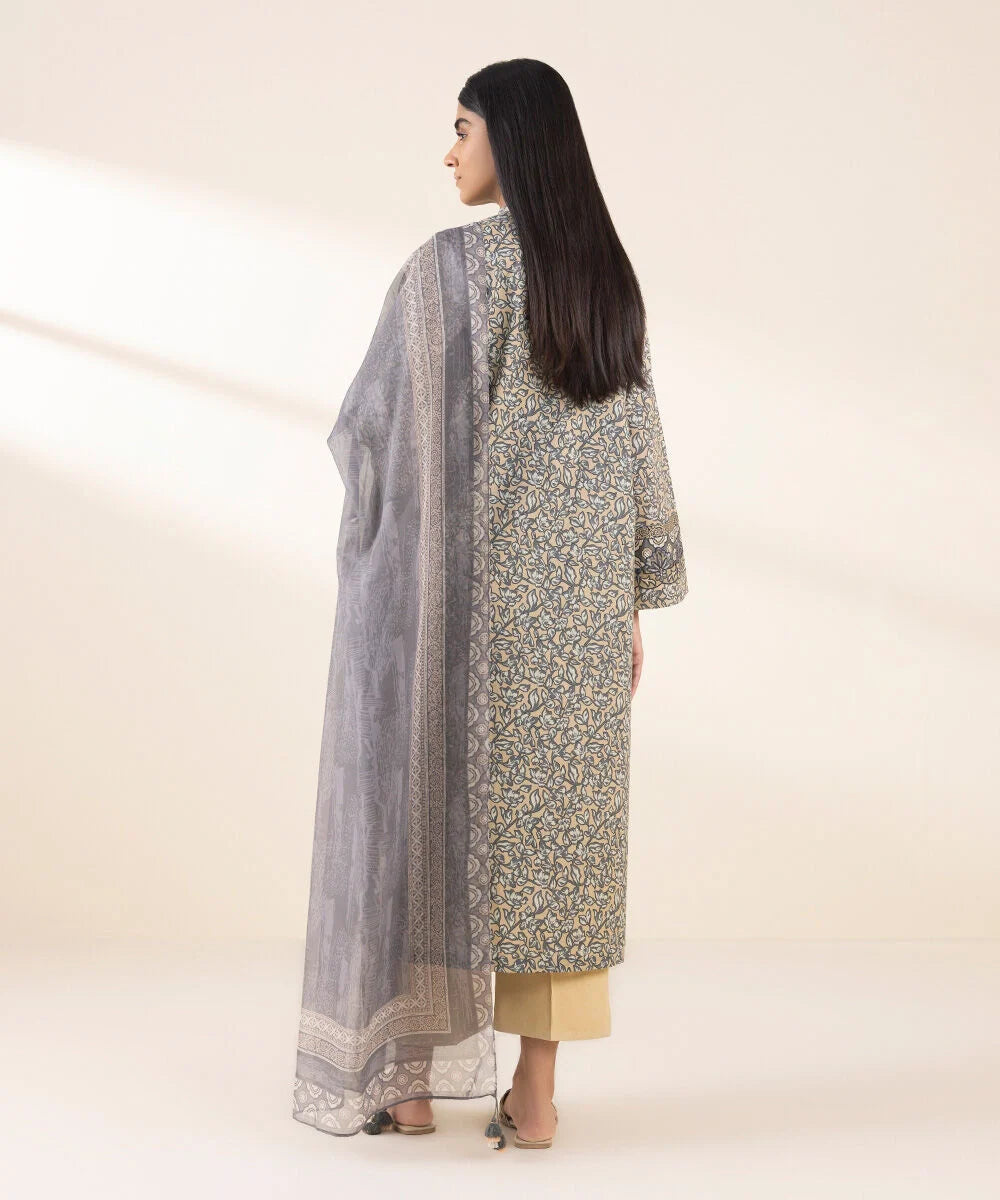 SAPPHIRE | UNSTITCHED 3 PIECE EMBROIDERED LAWN SUIT