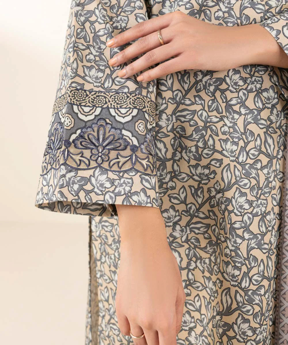 SAPPHIRE | UNSTITCHED 3 PIECE EMBROIDERED LAWN SUIT