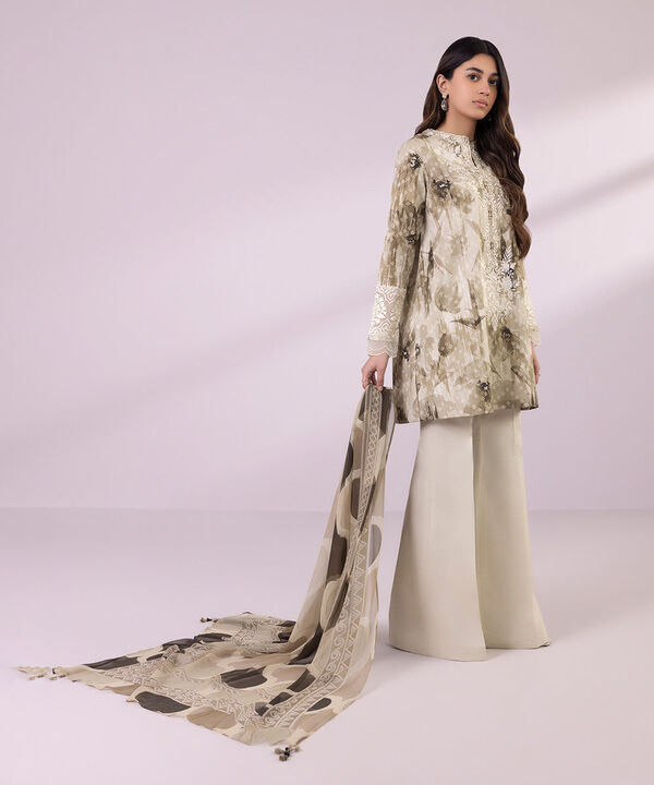 SAPPHIRE | UNSTITCHED 3 PIECE EMBROIDERED LAWN SUIT